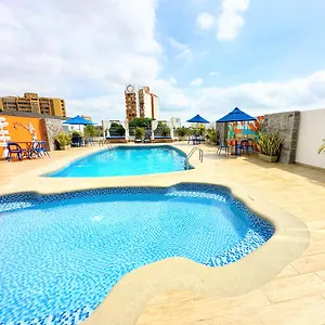 4* Hotel Howard Johnson By Wyndham Versalles